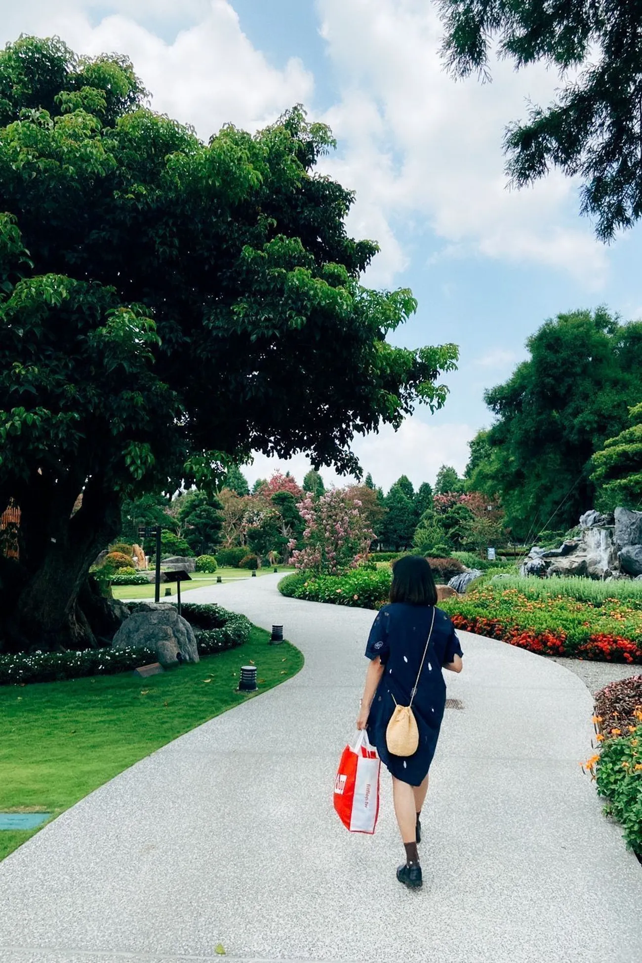 [彰化景點] 成美文化園 紫薇花季｜夏日粉色泡泡來臨｜永靖親子景點｜一秒置身國外｜拍照景點懶人攻略｜內附2022最新優惠