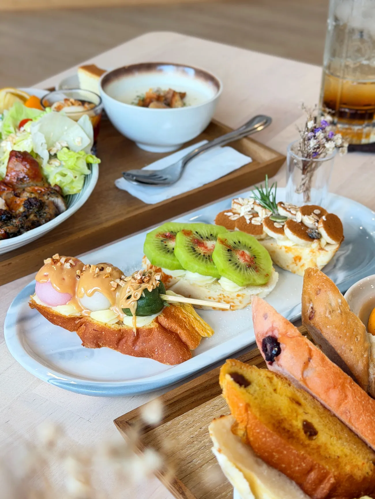 [台中西區] 朝食午宴Just Brunch 台中店｜北部人氣名店插旗台中｜必點澎湃早午餐盤＆菜單分享！