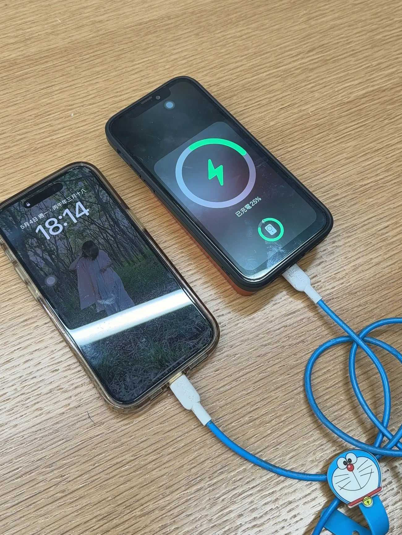 POLYBATT PB11防爆固態電池｜AI智能溫控快充行動電源｜全台首款LCD液晶大螢幕｜超美6色任你選擇！