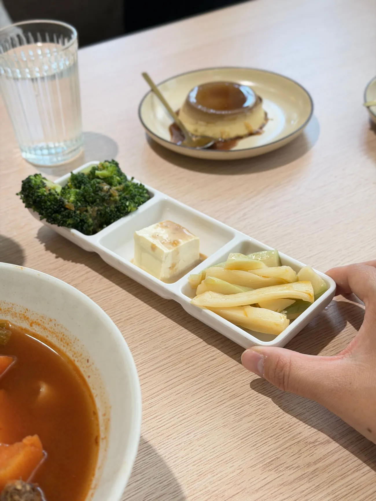 [台中西區] 野菜共合國｜全素紅燒牛肉麵太神還原｜重新認識「蔬食」的味覺體驗！