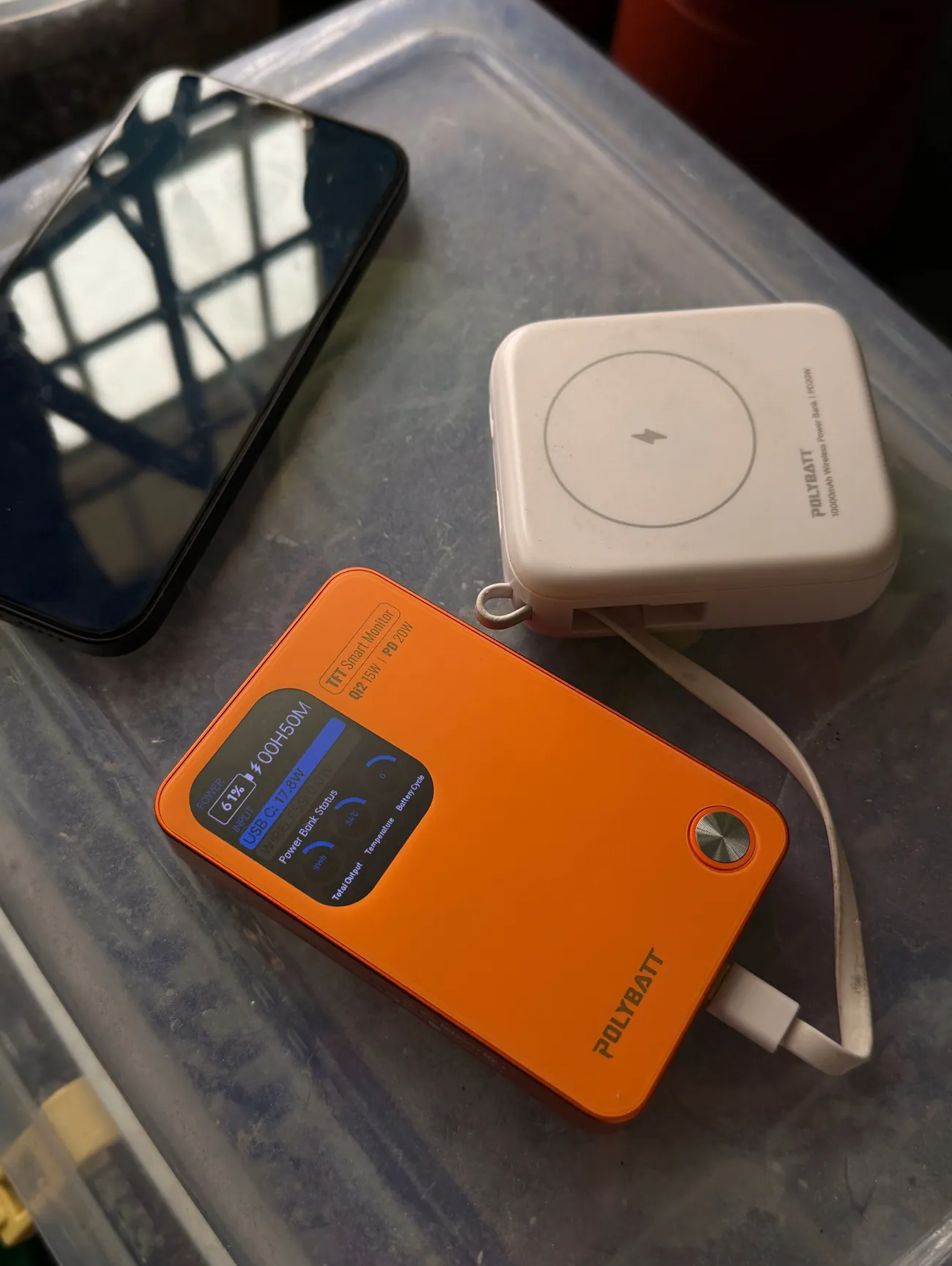 POLYBATT PB11防爆固態電池｜AI智能溫控快充行動電源｜全台首款LCD液晶大螢幕｜超美6色任你選擇！