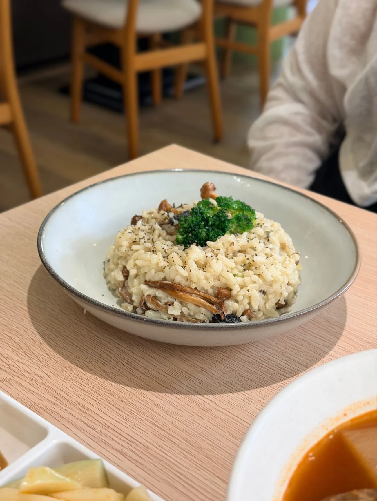 [台中西區] 野菜共合國｜全素紅燒牛肉麵太神還原｜重新認識「蔬食」的味覺體驗！