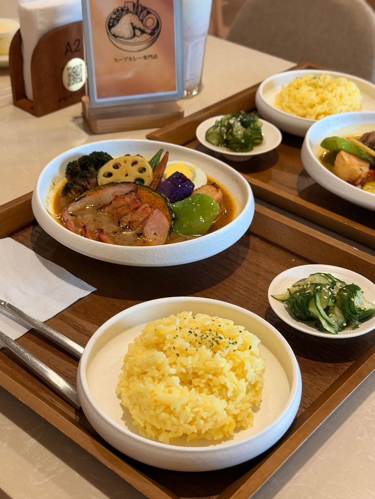 [台中西區] Soup Curry King 北海道湯咖哩名店正式插旗台中｜一碗有10種時蔬超澎湃｜內用薑黃飯免費續！