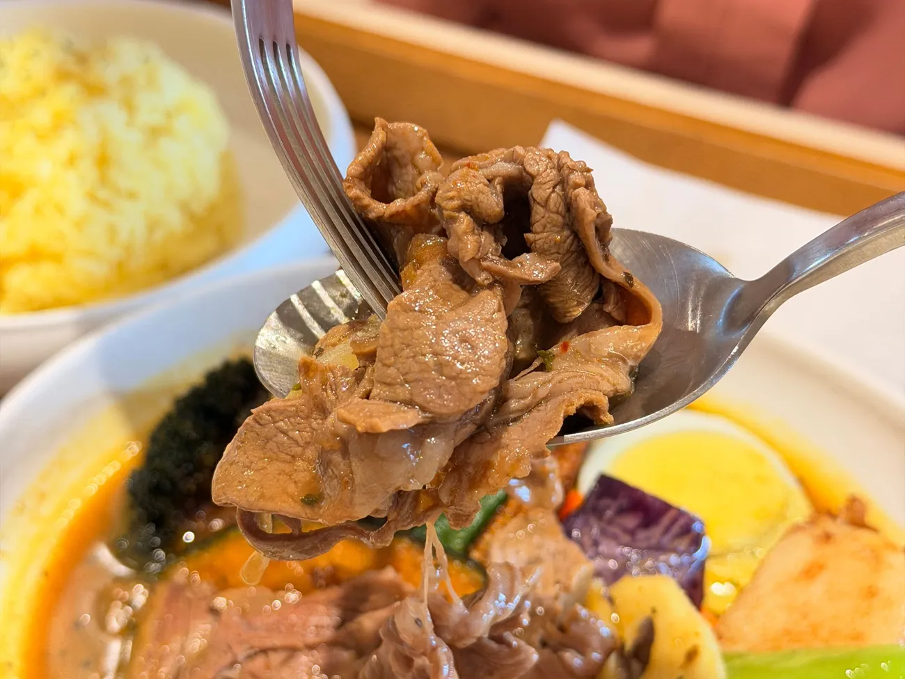 [台中西區] Soup Curry King 北海道湯咖哩名店正式插旗台中｜一碗有10種時蔬超澎湃｜內用薑黃飯免費續！
