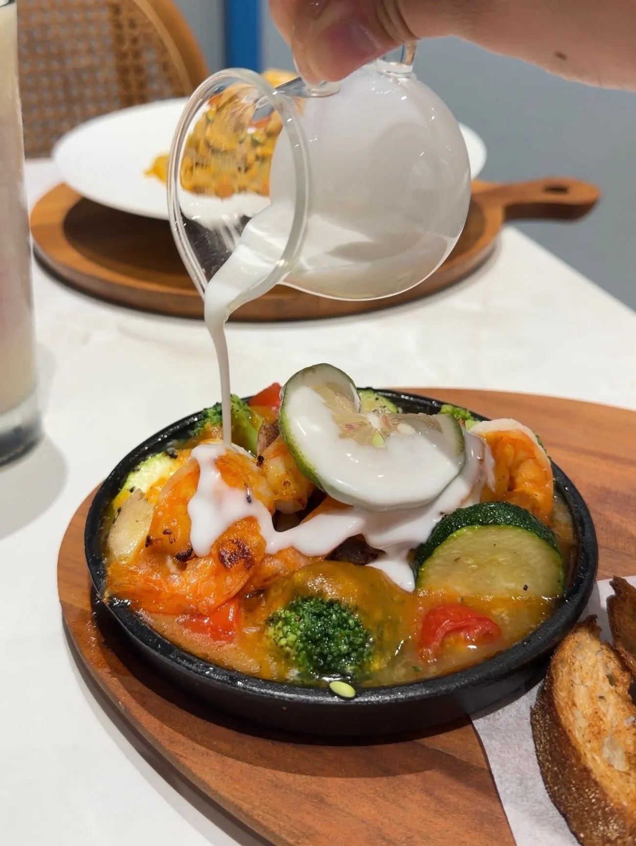 成真咖啡ComeTrue CAFE夏季新品開箱|剝皮辣椒雞義大利麵、濃叻沙海鮮義大利麵、夏日限定創意咖啡一次開箱! - 第6張圖 成真咖啡ComeTrue CAFE夏季新品開箱|剝皮辣椒雞義大利麵、濃叻沙海鮮義大利麵、夏日限定創意咖啡一次開箱!