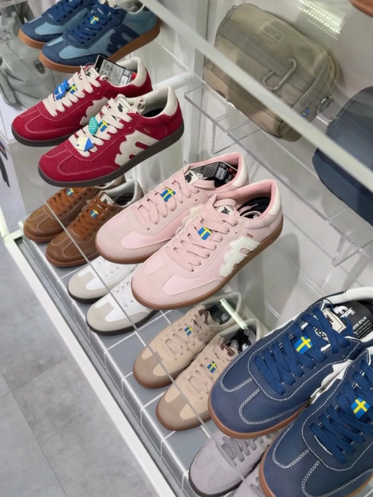 Moz瑞典駝鹿必買懶人包|必收4大人氣單品|洞洞餅乾水鞋、德訓鞋、雲朵包一次看! - 第7張圖 Moz瑞典駝鹿必買懶人包|必收4大人氣單品|洞洞餅乾水鞋、德訓鞋、雲朵包一次看!