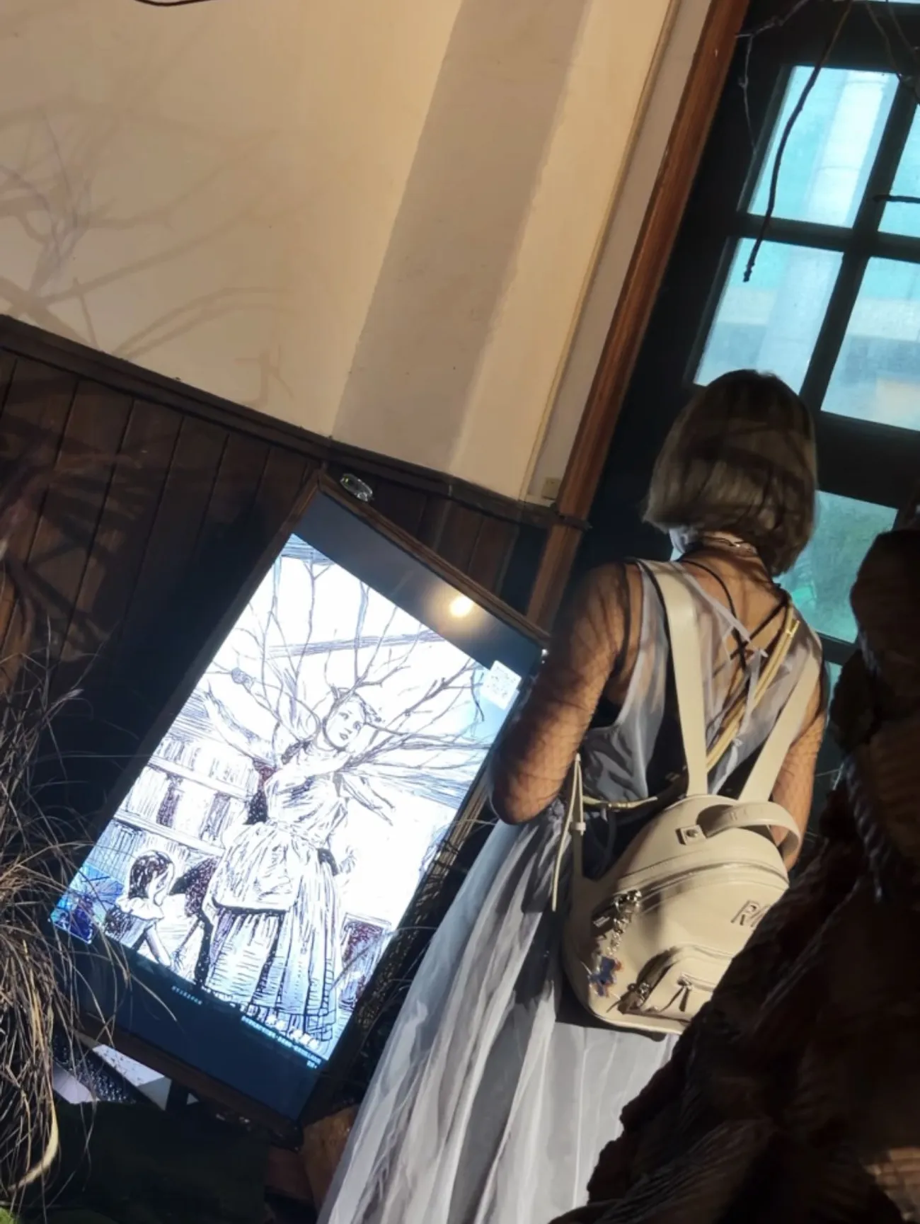 [台北展覽] 亞洲首場《愛麗絲夢遊仙境:兔子洞的秘密》｜13個沉浸式展區、互動裝置、AI鏡像體驗｜把童話的世界搬進現實！
