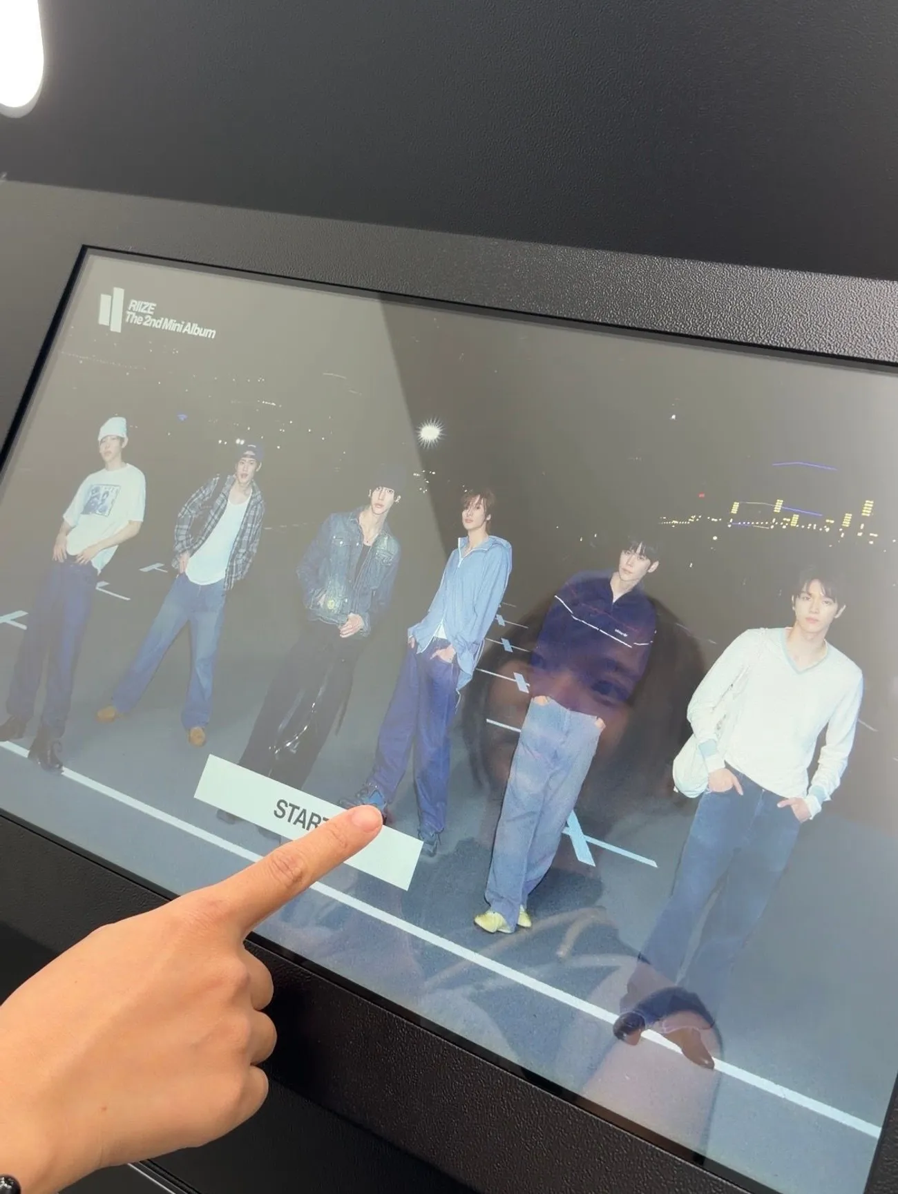 [台中西區]Photoism 韓式拍貼｜台中勤美店｜卡通ＩＰ、韓星聯名相框一次擁有｜不用飛韓國也能印官方小卡！