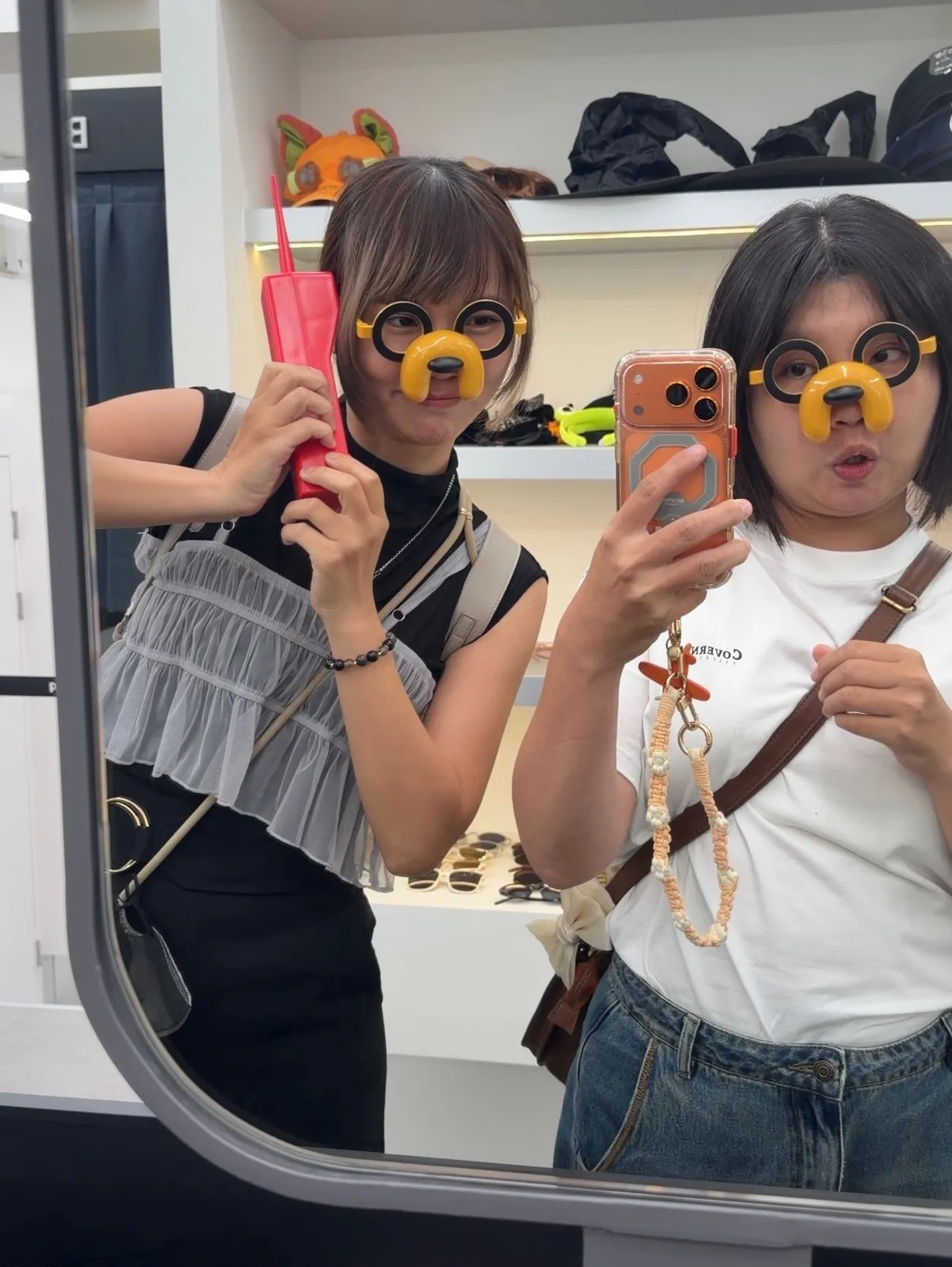 [台中西區]Photoism 韓式拍貼｜台中勤美店｜卡通ＩＰ、韓星聯名相框一次擁有｜不用飛韓國也能印官方小卡！