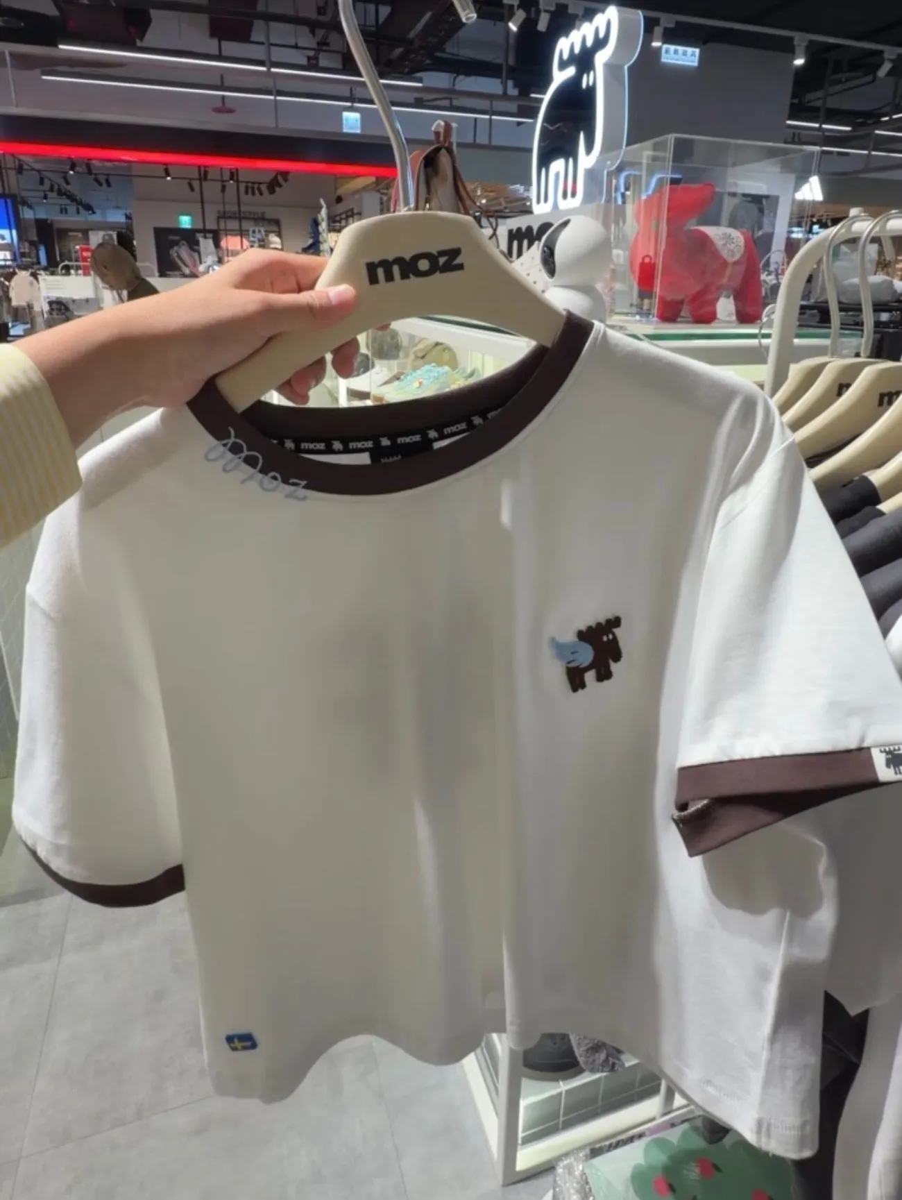 Moz瑞典駝鹿必買懶人包|必收4大人氣單品|洞洞餅乾水鞋、德訓鞋、雲朵包一次看! - 第12張圖 Moz瑞典駝鹿必買懶人包|必收4大人氣單品|洞洞餅乾水鞋、德訓鞋、雲朵包一次看!