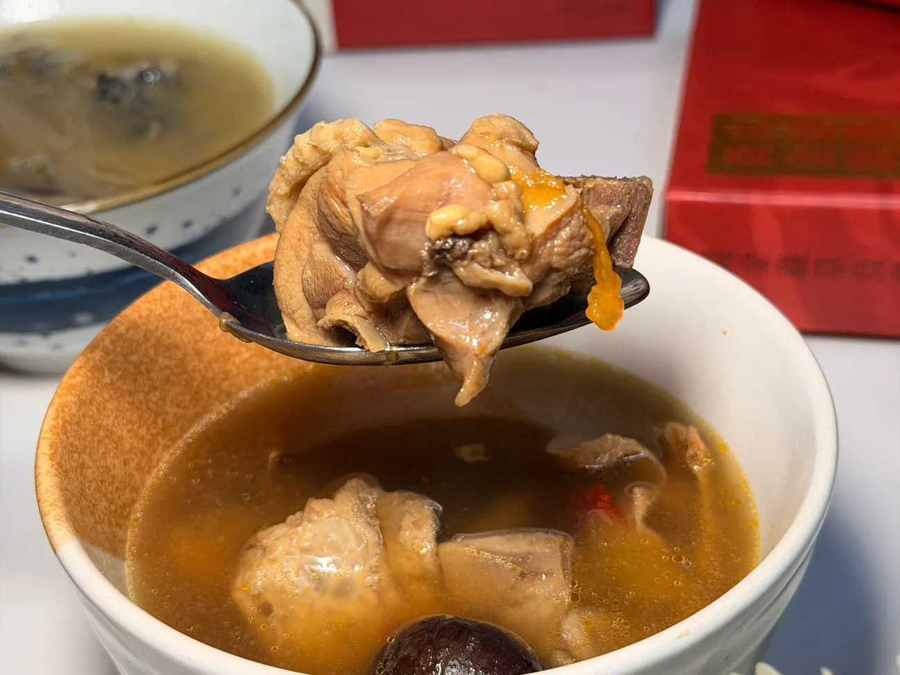 襄御品雞湯開箱|黃金蟲草烏骨雞湯、木鱉果雞湯|冷凍庫常備的日常溫補湯品推薦 - 第6張圖 襄御品雞湯開箱|黃金蟲草烏骨雞湯、木鱉果雞湯|冷凍庫常備的日常溫補湯品推薦