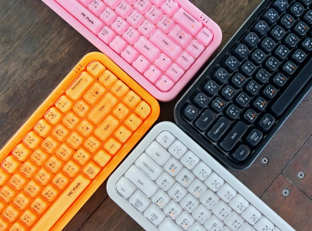[開箱] Crystal Keycaps 水晶鍵盤｜最有儀式感的無線鍵盤｜一秒打造個人行動工作站！