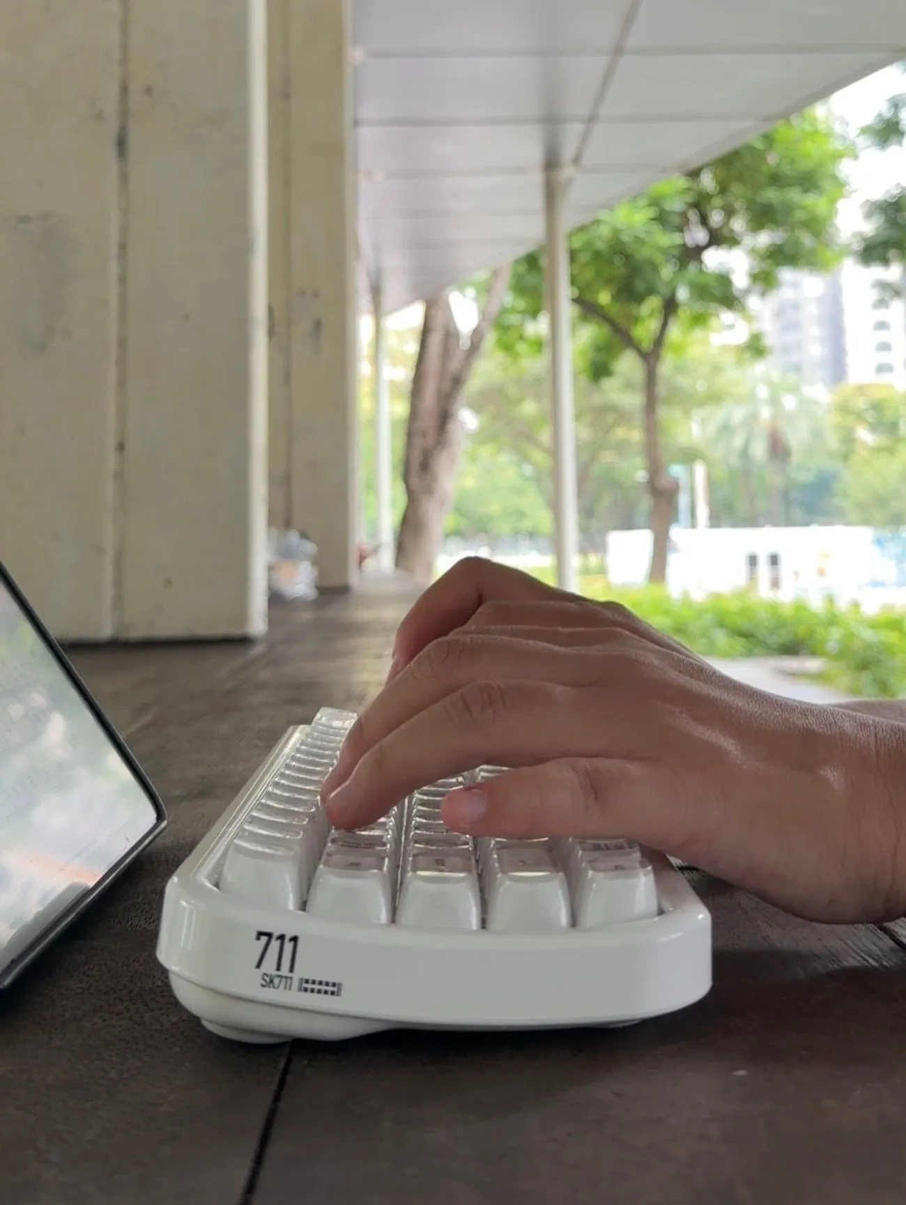 [開箱] Crystal Keycaps 水晶鍵盤｜最有儀式感的無線鍵盤｜一秒打造個人行動工作站！
