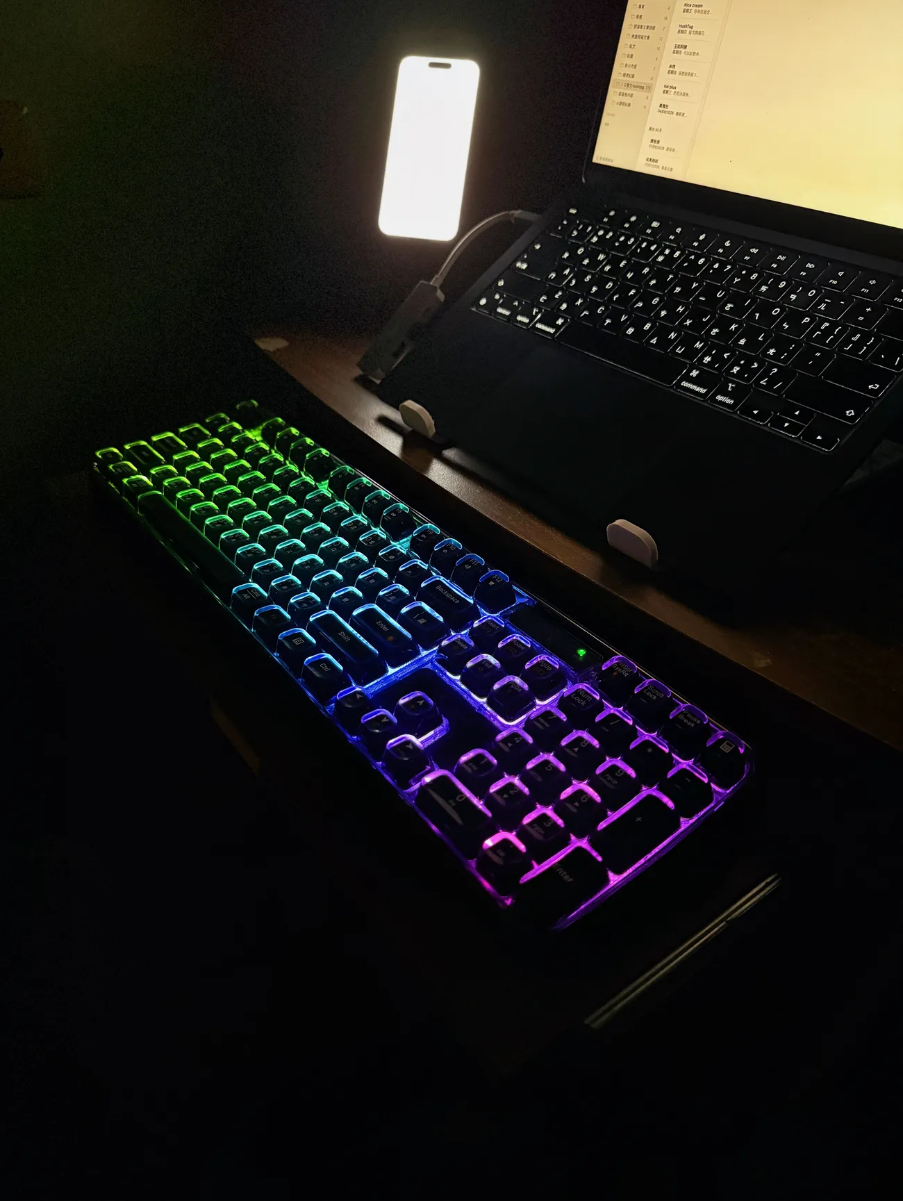 [開箱] Crystal Keycaps 水晶鍵盤｜最有儀式感的無線鍵盤｜一秒打造個人行動工作站！