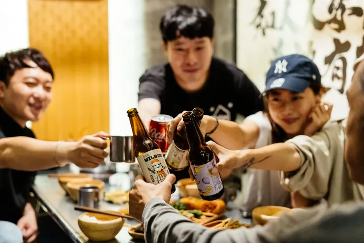 台中西區聚餐新選擇!路邊烤肉 WildBBQ 大隆店|露營風串燒開箱|上班族下班紓壓與深夜宵夜的炭火美食指南 - 第4張圖 台中西區聚餐新選擇!路邊烤肉 WildBBQ 大隆店|露營風串燒開箱|上班族下班紓壓與深夜宵夜的炭火美食指南